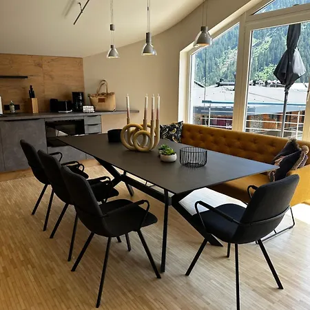 Penthouse Thaler شقة